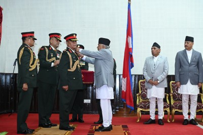  नवनियुक्त प्रधानसेनापति सिग्देलले लगाए महारथीको दर्ज्यानी  चिह्न 